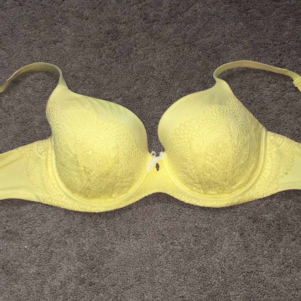 Yellow VS bra!